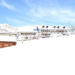 Neige Et Soleil Hotel